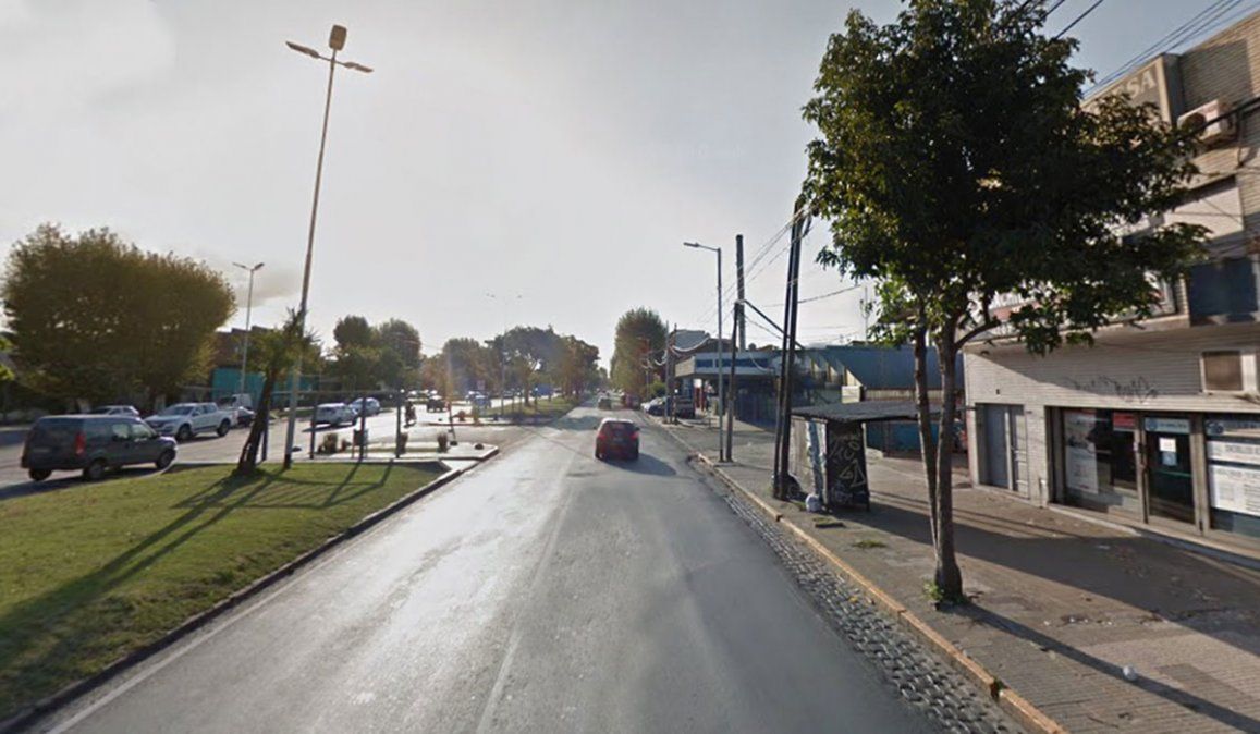 El hombre de origen dominicano fue atacado por su ex novia en una parada de colectivos y sufrió graves heridas tras ser apuñalado en el torax el abdomen