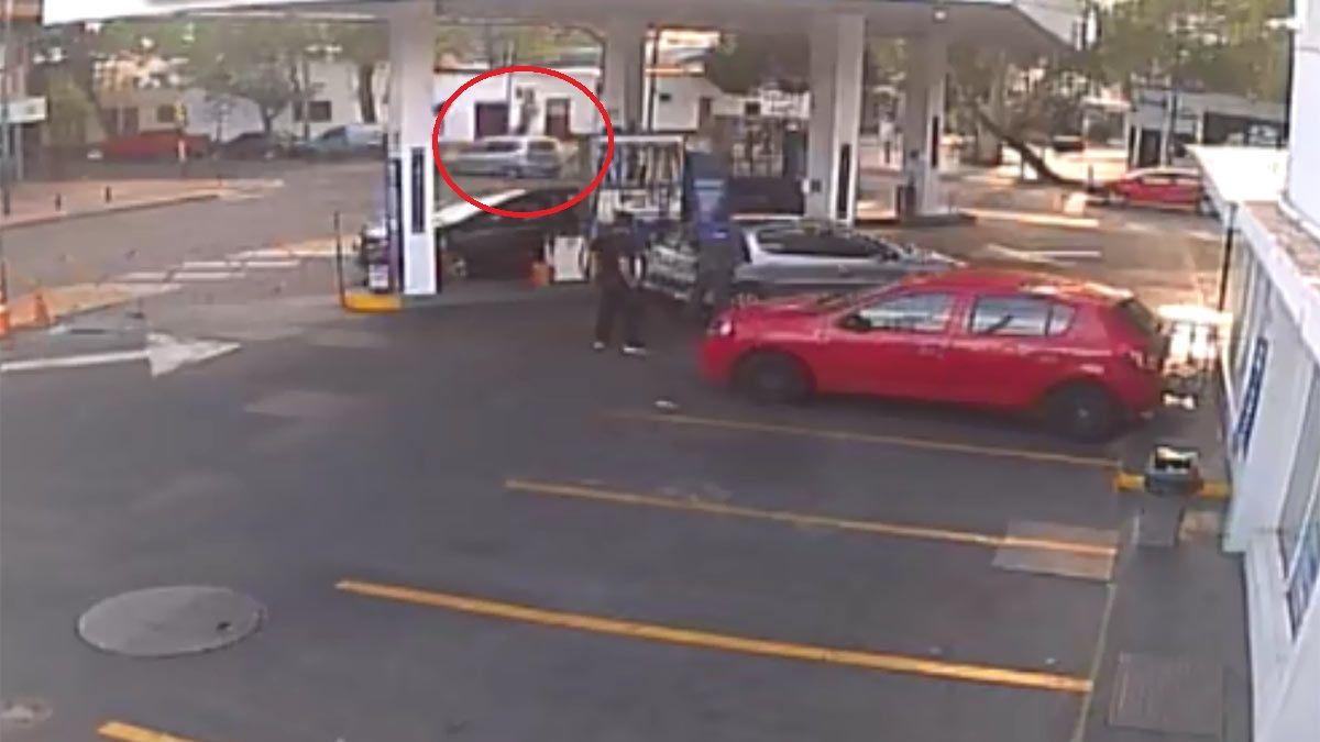 En la intersección de la esquina godoicruceña chocaron la moto y el automotor.&nbsp;