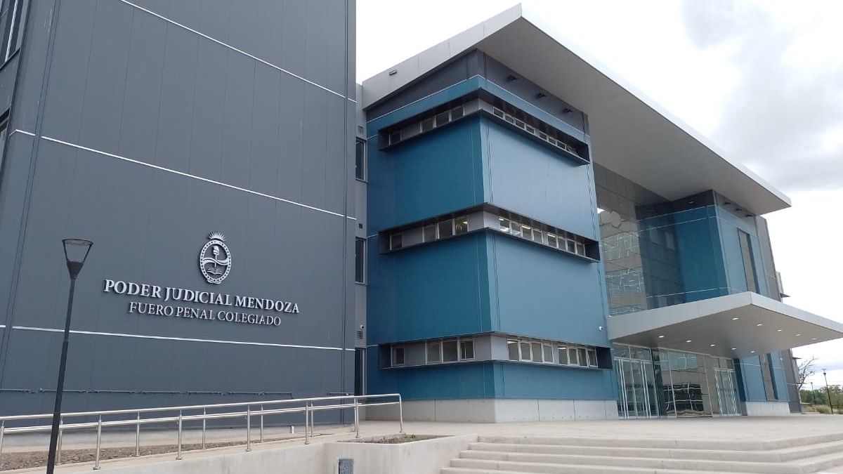 Hasta ahora, la mayoría de las audiencias penales se realizaban en el turno mañana. Con la ley se deberá trabajar hasta las 19. Hasta ahora, la mayoría de las audiencias penales se realizaban en el turno mañana. Con la ley se deberá trabajar hasta las 19.