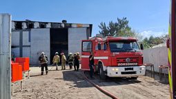La fábrica de piletas incendiado