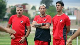 Sambueza y su cuerpo técnico trabajan intensamente