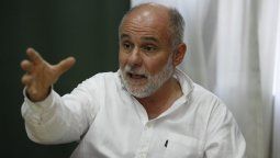 Jaime Correas aclaró que no se prohibe a los alumnos llevar pañuelos verdes o celestes