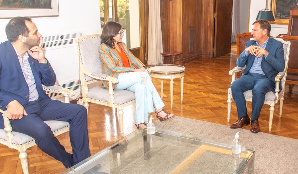 Silvina Batakis y el gobernador Rodolfo Suarez durante la visita de la ahora ministra de Economía a Mendoza, durante la Vendimia.