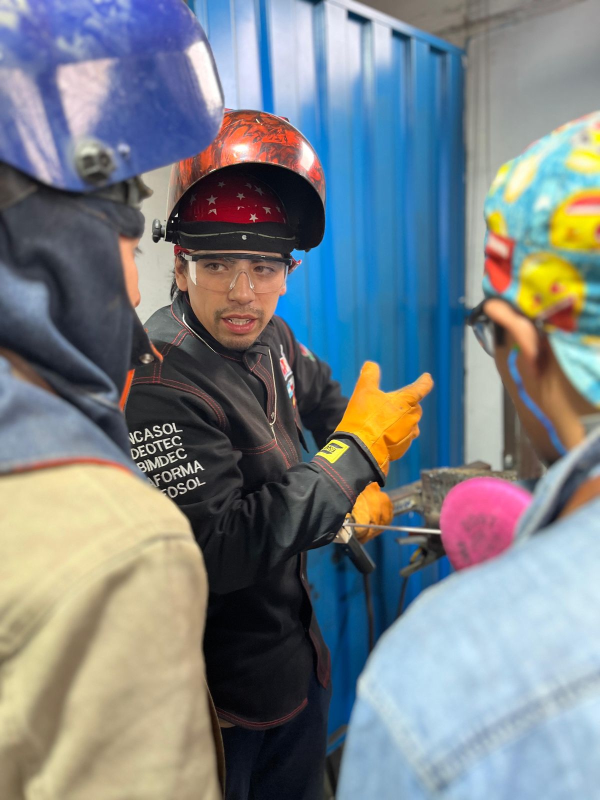 El joven sanrafaelino es el primer juez argentino en evaluar a los competidores de la Batalla de la Soldadura que se realiza desde 2021 en España. El joven sanrafaelino es el primer juez argentino en evaluar a los competidores de la Batalla de la Soldadura que se realiza desde 2021 en España.