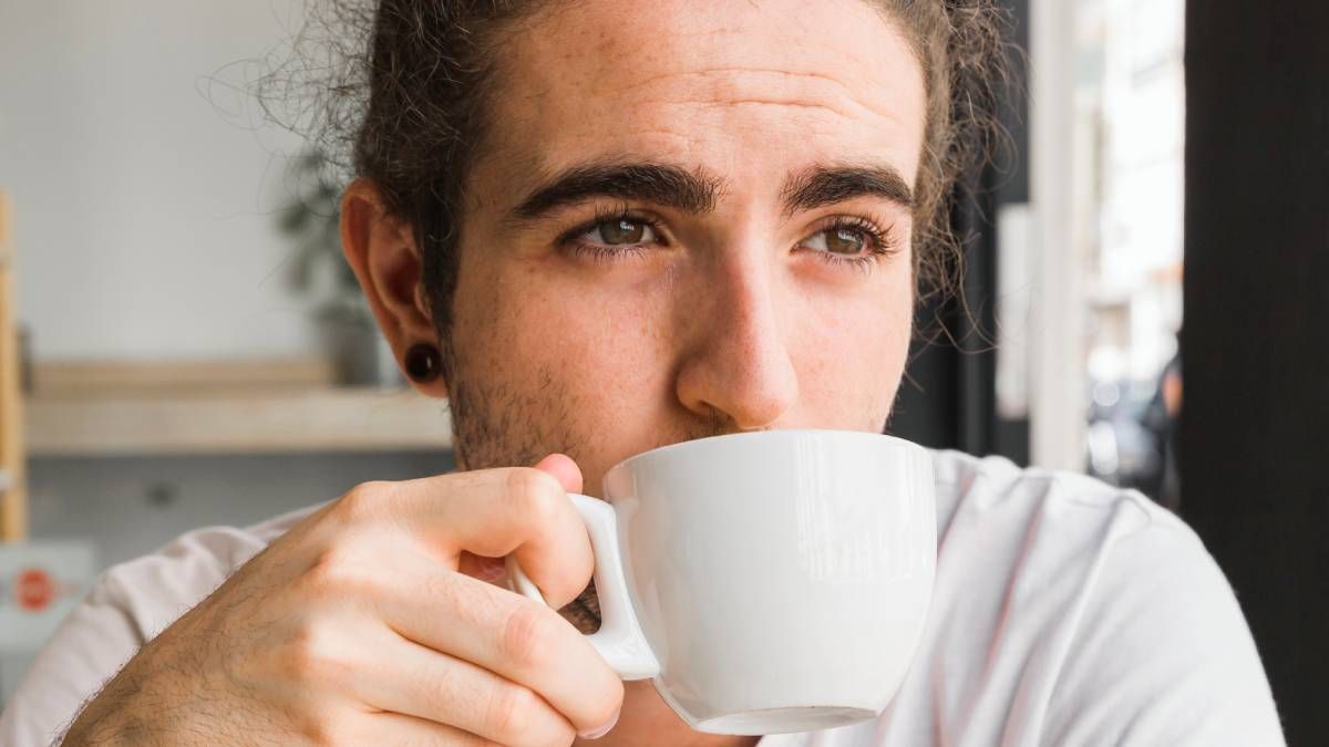 La infusión mágica que estimula la hormona de la felicidad.