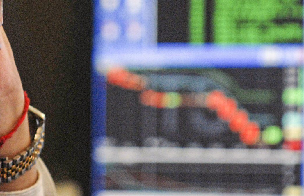 El indicador riesgo pa&iacute;s de la Argentina se desplom&oacute; este jueves.