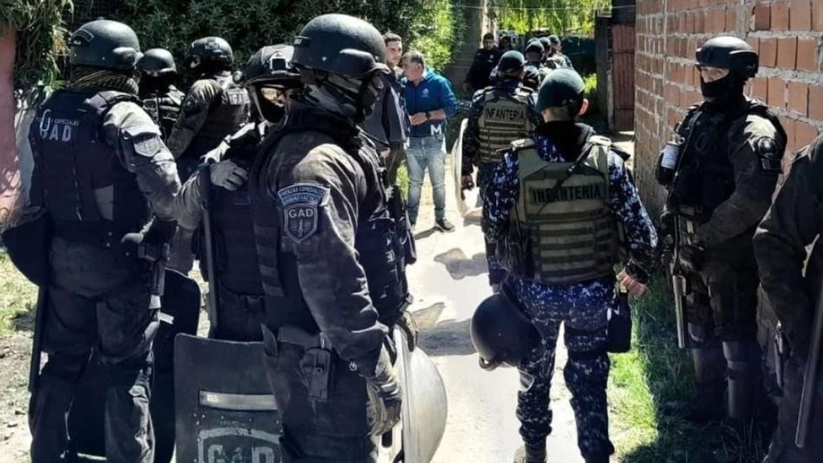 La Policía se mantuvo cerca de la vivienda del agresor, en Mar del Plata, quien se autolesionó con cortes en su cuerpo y finalmente fue detenido