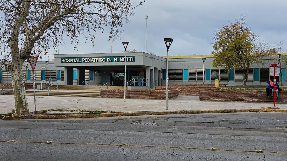 Los tres hermanitos quedaron internados en el Hospital Notti luego de intoxicarse con monóxido de carbono en su casa de Godoy Cruz.