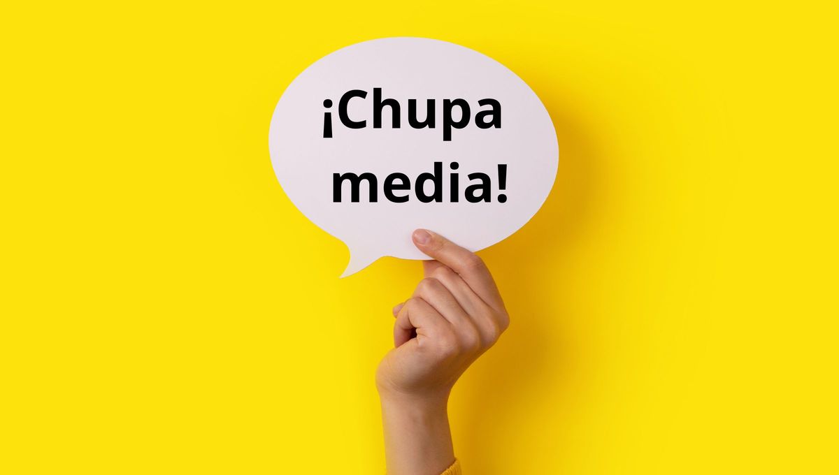 La frase chupa media es una expresión muy utilizada en nuestro país para hablar despectivamente de alguien que busca obtener logros sin mirar el cómo. La frase chupa media es una expresión muy utilizada en nuestro país para hablar despectivamente de alguien que busca obtener logros sin mirar el cómo.