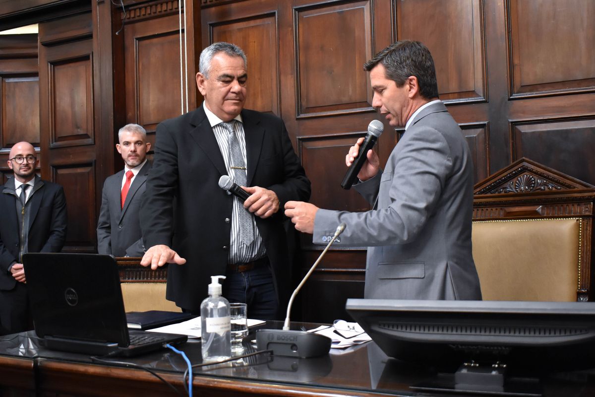 Edgardo González se quedó con la interna peronista en Lavalle. Edgardo González se quedó con la interna peronista en Lavalle.