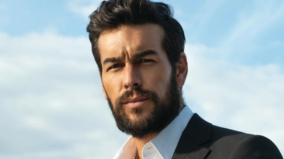 Mario Casas luce irreconocible por su drástico cambio de look para la ...