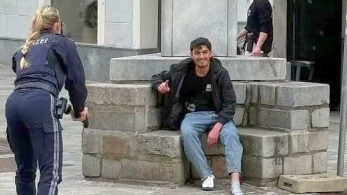 El autor del crimen segundos antes de ser detenido.