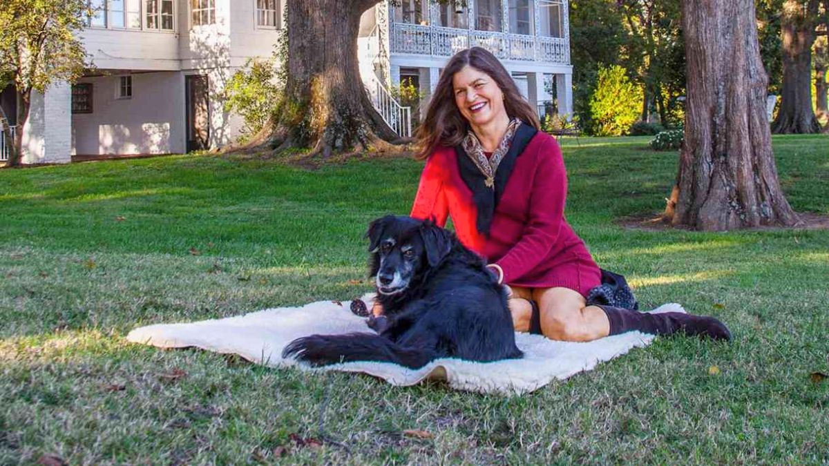 La mujer que fue asesinada por el mismo criminal que mató a su madre. La mujer que fue asesinada por el mismo criminal que mató a su madre.