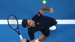 Federer volvió intacto y enfrentará a Serena Williams