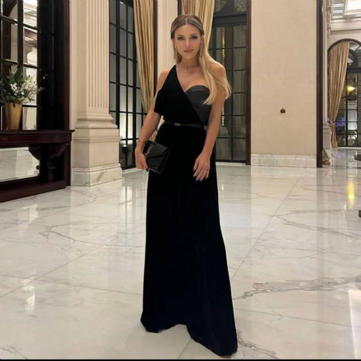 Evangelina Anderson y la China Suárez paralizan River con sus transparencias. Evangelina Anderson y la China Suárez paralizan River con sus transparencias.