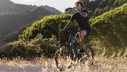 Ley de Tránsito: los ciclistas deben usar casco y no siempre lo hacen, entre otras infracciones. Ley de Tránsito: los ciclistas deben usar casco y no siempre lo hacen, entre otras infracciones.