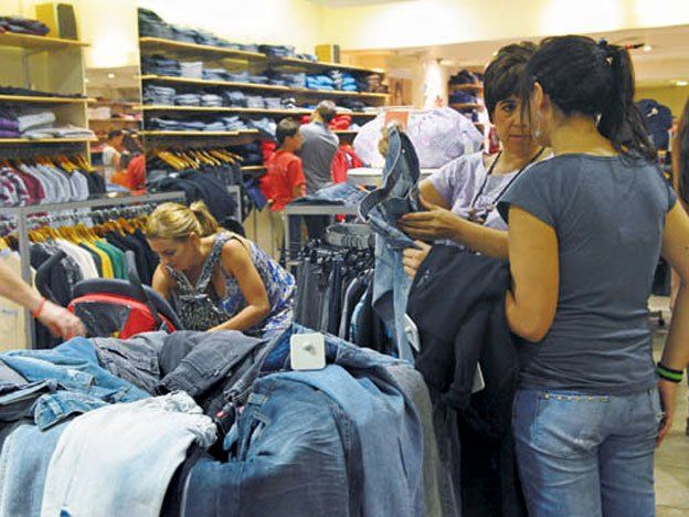 Los comercios permanecerán abiertos el 24 y el 31 de diciembre hasta las 14. 