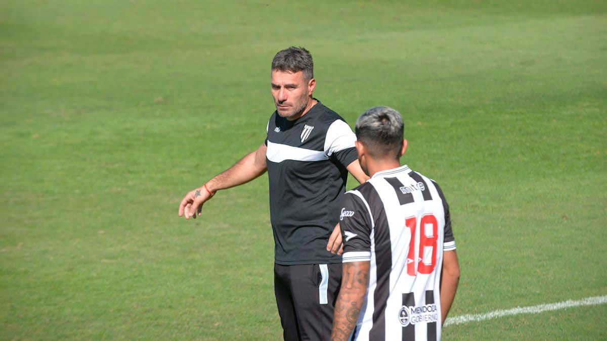 Diego Pozo se fue masticando bronca