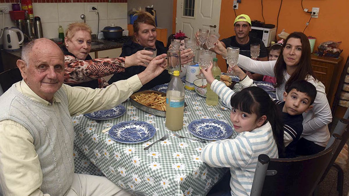 Qué pasará con las reuniones familiares y las reuniones sociales en Mendoza