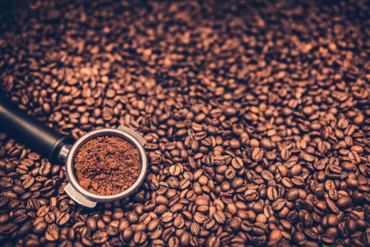 Las propiedades del café ayudarán a rejuvenecer el rostro. Las propiedades del café ayudarán a rejuvenecer el rostro.