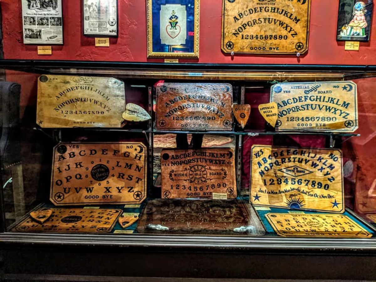 Cómo es el aterrador Museo de la Ouija donde ocurren fenómenos paranormales. Cómo es el aterrador Museo de la Ouija donde ocurren fenómenos paranormales.