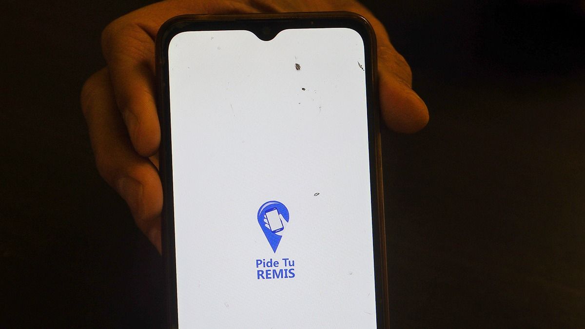 La app Pide tu Remís puede descargarse a través de Google Play o Apple Store. La app Pide tu Remís puede descargarse a través de Google Play o Apple Store.