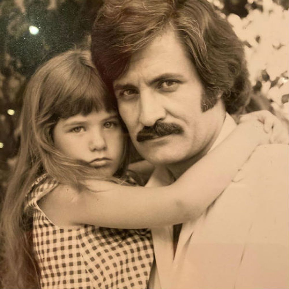 Jennifer Aniston y su padre. Jennifer Aniston y su padre. 