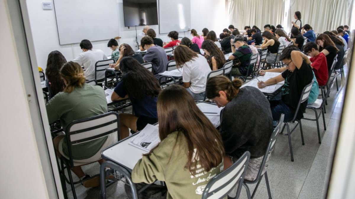 Para el ingreso al ciclo 2026 de los colegios de la UNCuyo volvieron a presentarse más del doble de la capacidad de estudiantes que tienen las seis escuelas secundarias.