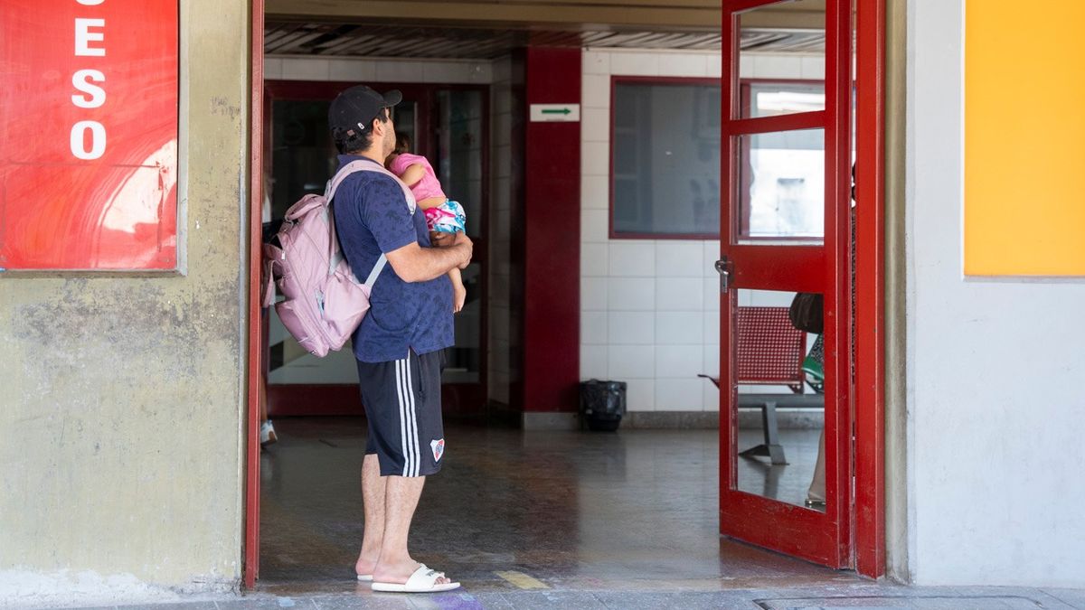 El adolescente rescatado tras sufrir ahogamiento permanece internado en el hospital Notti.