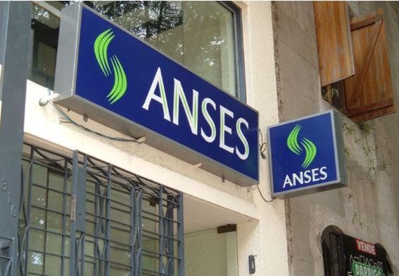 El Gobierno se financia con u$s 341,6 millones de la ANSES