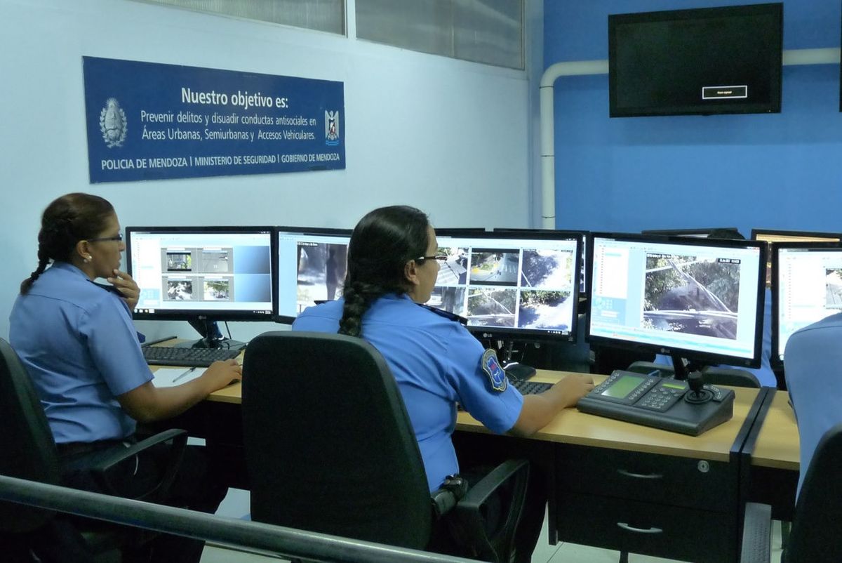 Estudiantes y graduados de la UNCuyo podrán ingresar al 911.