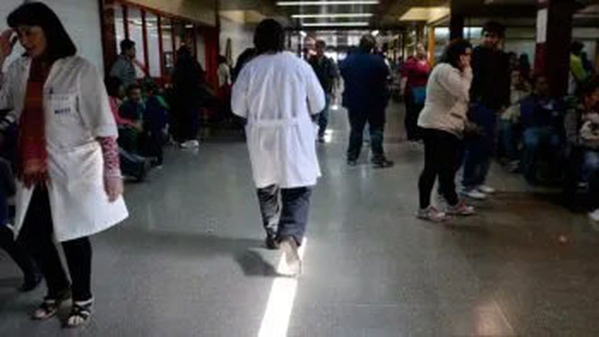 Los médicos afectados por comer alimentos preparados en la cocina del hospital son 42 y también hay un paciente en estudio.