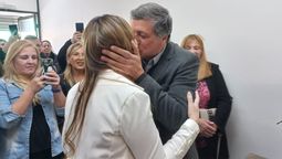 Janina Ortiz y Daniel Orozco se casaron este miércoles en Las Heras y se van de viaje en medio del proceso electoral.
