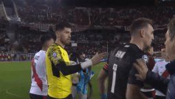 Todos hablan del desplante de Franco Armani al ex Boca Agustín Rossi