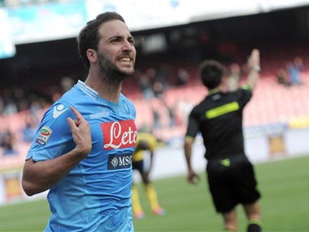 Solo un susto: se lesionó Higuaín