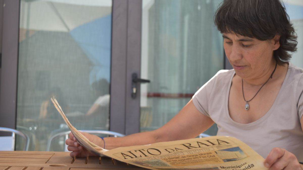 Alexandra es una de las pocas personas nativas de Vale de Madeira que aún viven aquí. Alexandra es una de las pocas personas nativas de Vale de Madeira que aún viven aquí.