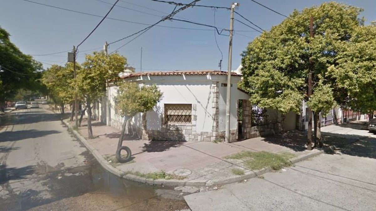 Delincuentes agredieron violentamente a una embarazada hasta que rompió bolsa.