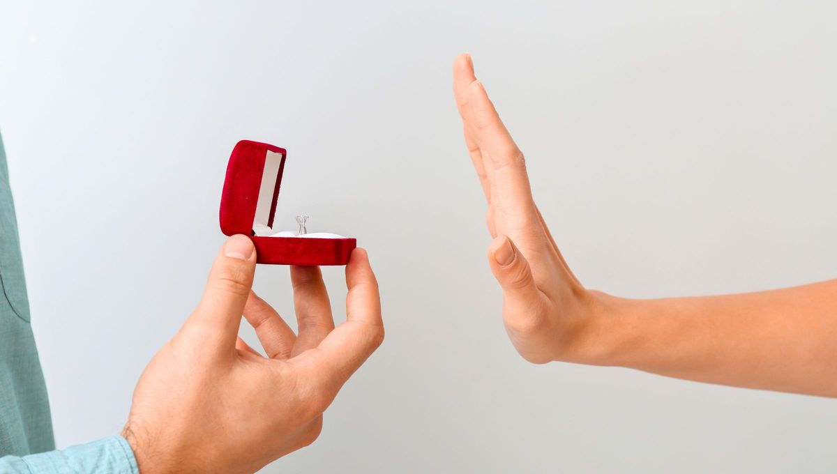 Este rechazo simplemente es una forma de protegerse de la vulnerabilidad que implica el contacto físico o la responsabilidad afectiva Este rechazo simplemente es una forma de protegerse de la vulnerabilidad que implica el contacto físico o la responsabilidad afectiva