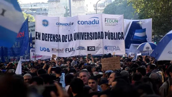 Ordenaron al Gobierno aplicar la Ley de Financiamiento Universitario y recomponer salarios Ordenaron al Gobierno aplicar la Ley de Financiamiento Universitario y recomponer salarios