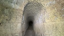 Uno de los túneles de esta ciudad antigua. Uno de los túneles de esta ciudad antigua.