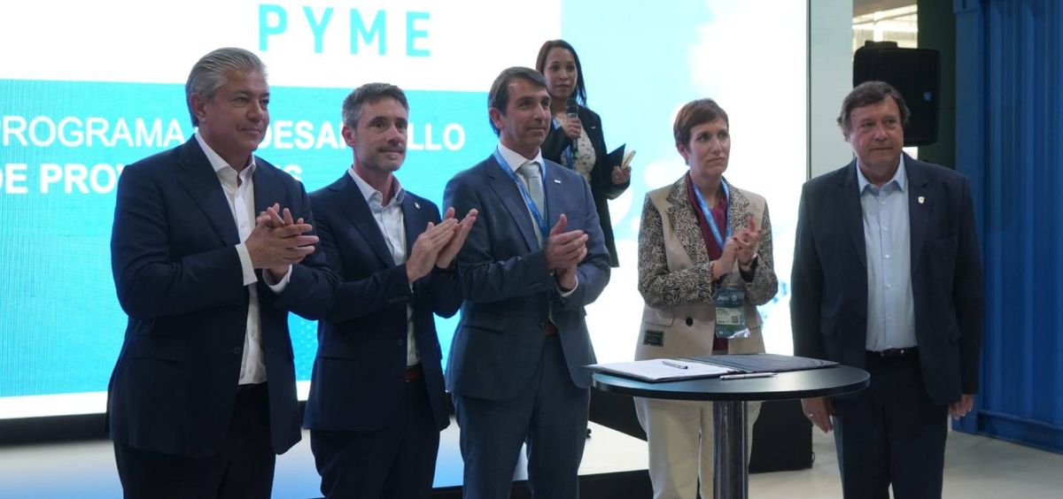 Mendoza suscribió el acta de adhesión de YPF al programa de Desarrollo de Proveedores Mineros.