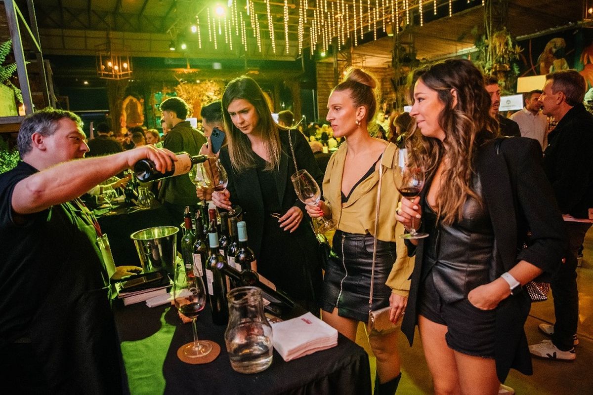 La feria más prestigiosa de la región vuelve con su 9ª edición. La feria más prestigiosa de la región vuelve con su 9ª edición.