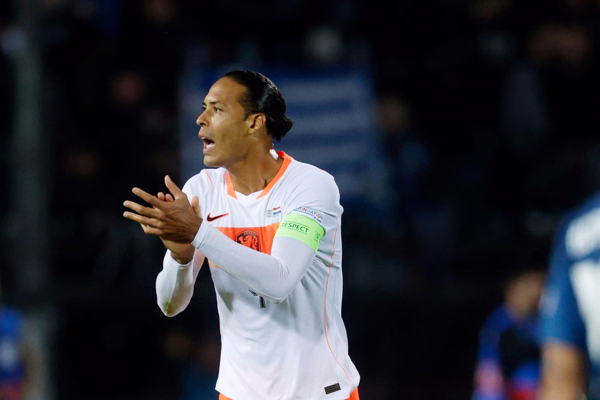 Van Dijk hizo uno de los goles de Países Bajos.