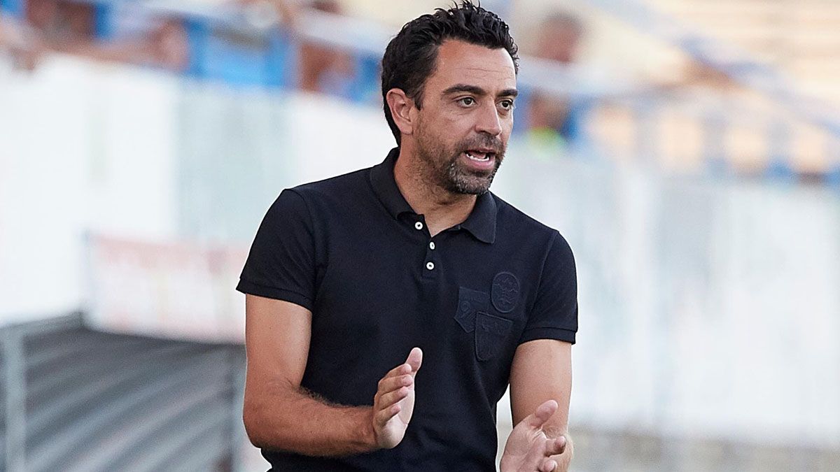 Xavi espera su salida de Qatar y se acerca al Barcelona