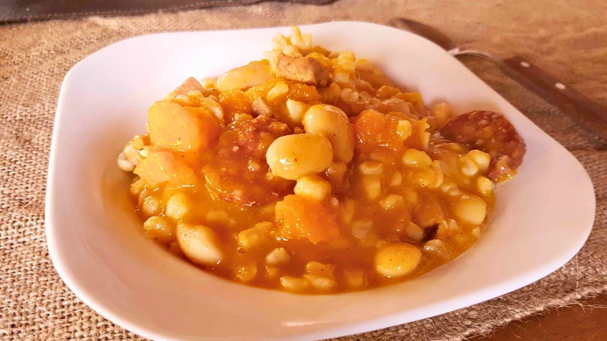 Locro criollo: la receta tradicional para el 25 de mayo.
