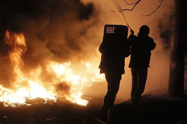 Las imágenes más dramáticas del conflicto ucraniano que ya dejó más de 60 muertos y cientos de heridos