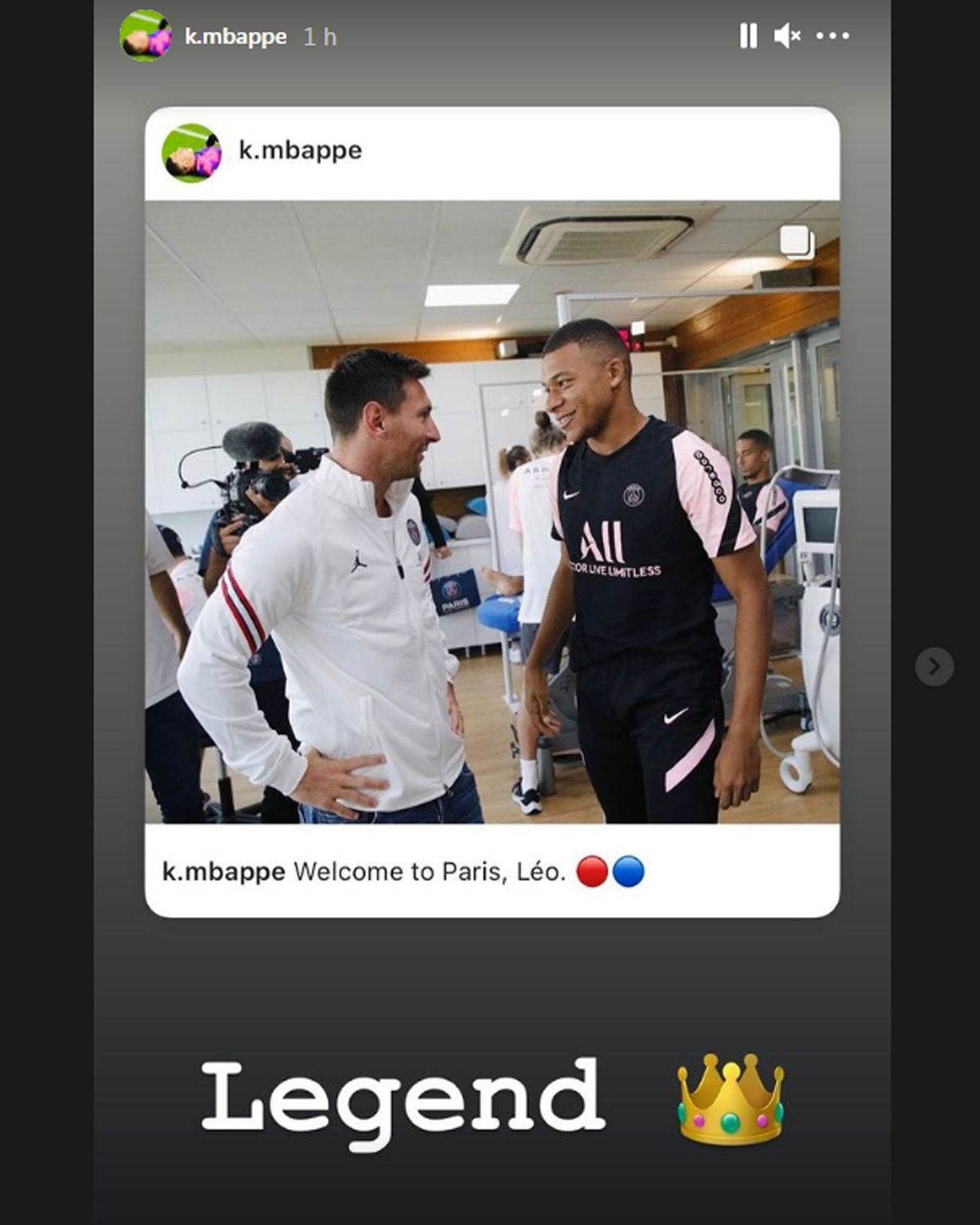 Kylian Mbappé recibió a Lionel Messi en su primer día en el PSG.