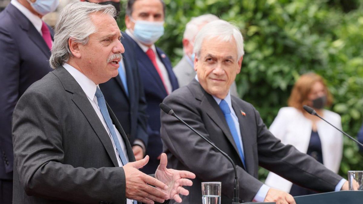 Alberto Fernández junto a su par Sebastián Piñera durante su primera visita oficial a Chile.