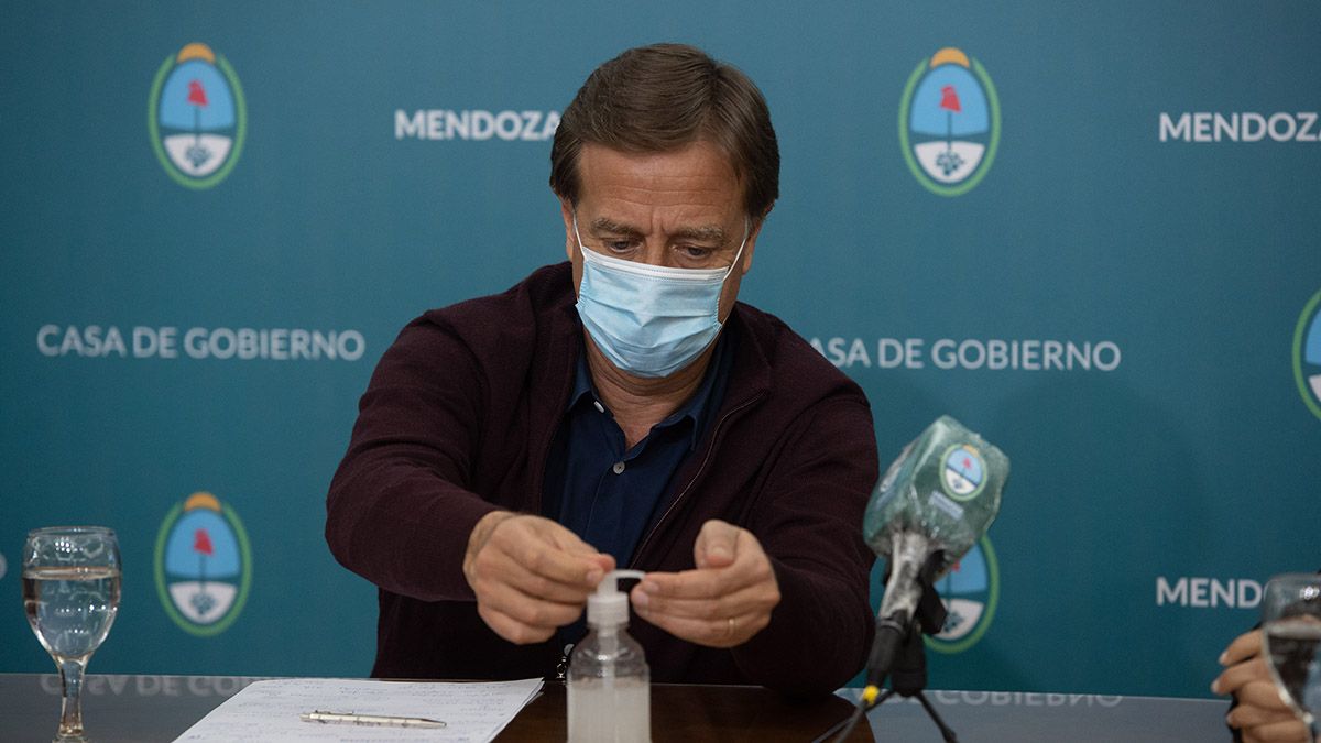 El gobernador Rodolfo Suarez pidió bajar la circulación de personas por el coronavirus en Mendoza
