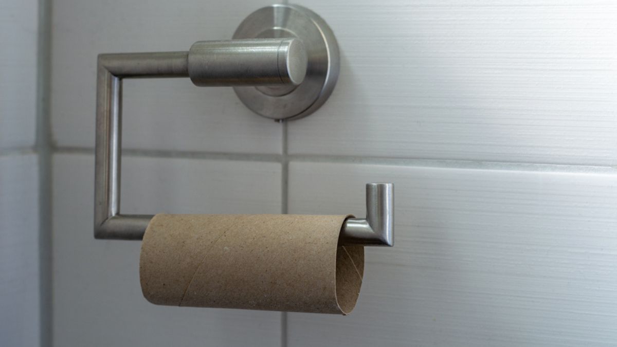 Reciclaje: guardá los tubos de papel higiénico vacíos y transformalos en estas elegantes flores decorativas